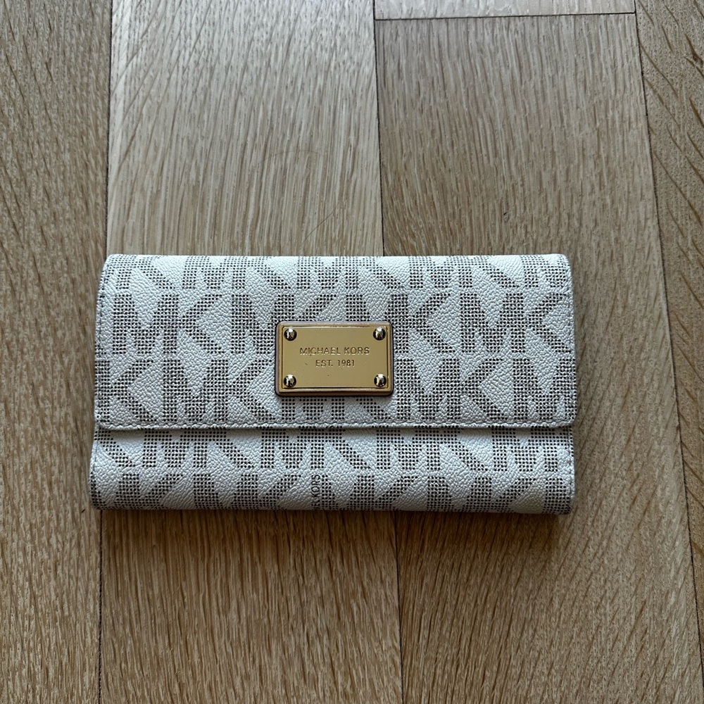 Michael Kors Tri-Fold Wallet